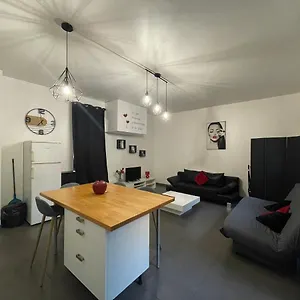 Spacieux F2 Climatise Proche De La Apartment